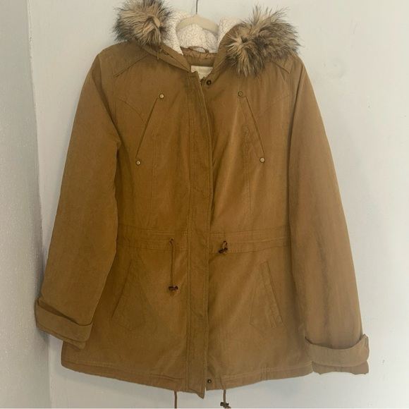 G.H. Bass & Co. Tan Jacket with Quilted Lining - Picture 1 of 4